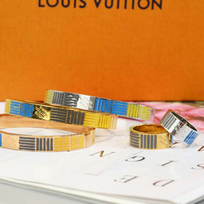 Picture of LV Bracelet _SKULVbracelet11ly711177
